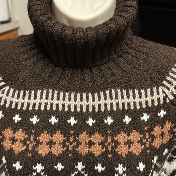 American Eagle NWT M PLUSH SOFT WARM BROWNS CREAM TURTLENECK SWEATER - Picture 3 of 9